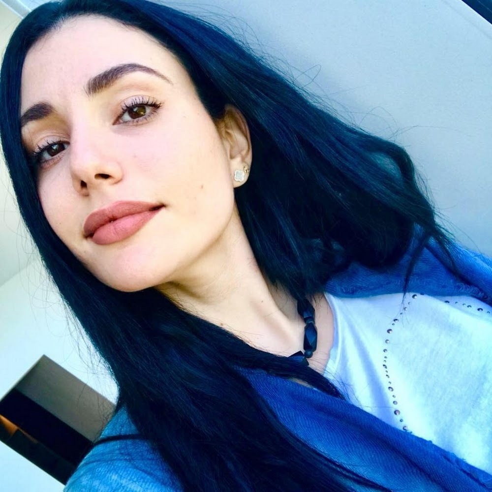Meet your Posher, Gabriela victoria